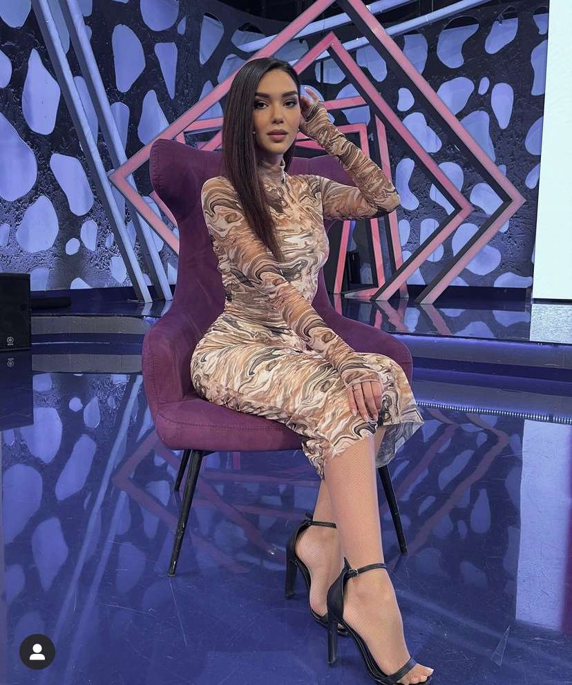 “Këto do vesh derisa të prishen!”- këpucët “tatuazh” të VIP-ave shqiptarë 14 2B6024A2 D619 4C03 A08D AE77DC45750C