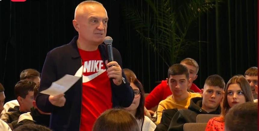 Ilir Meta jep mesazhin për të rinjtë me Nike: Just do it 1 0D71161D 5FF5 432C B4E1 3E24CCCBD9B7