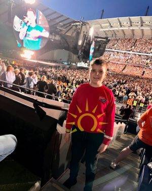 Një shqiptar performon në koncertin e Coldplay 1 IMG 3569