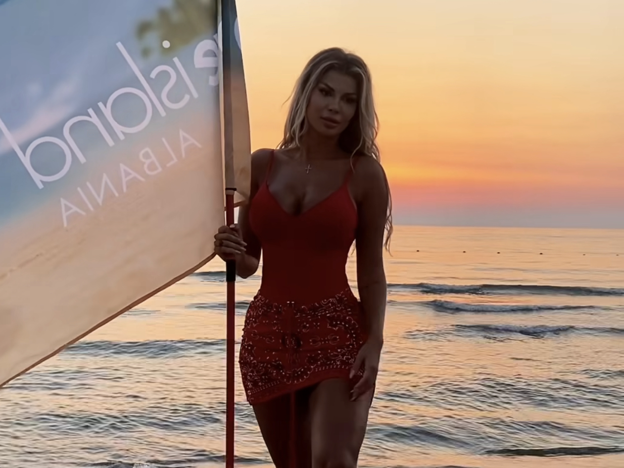 Luana Vjollca Mbërrin Me Helikopter Në Vilën E Dashurisë Nis Love Island Albania Kryefjala 4916