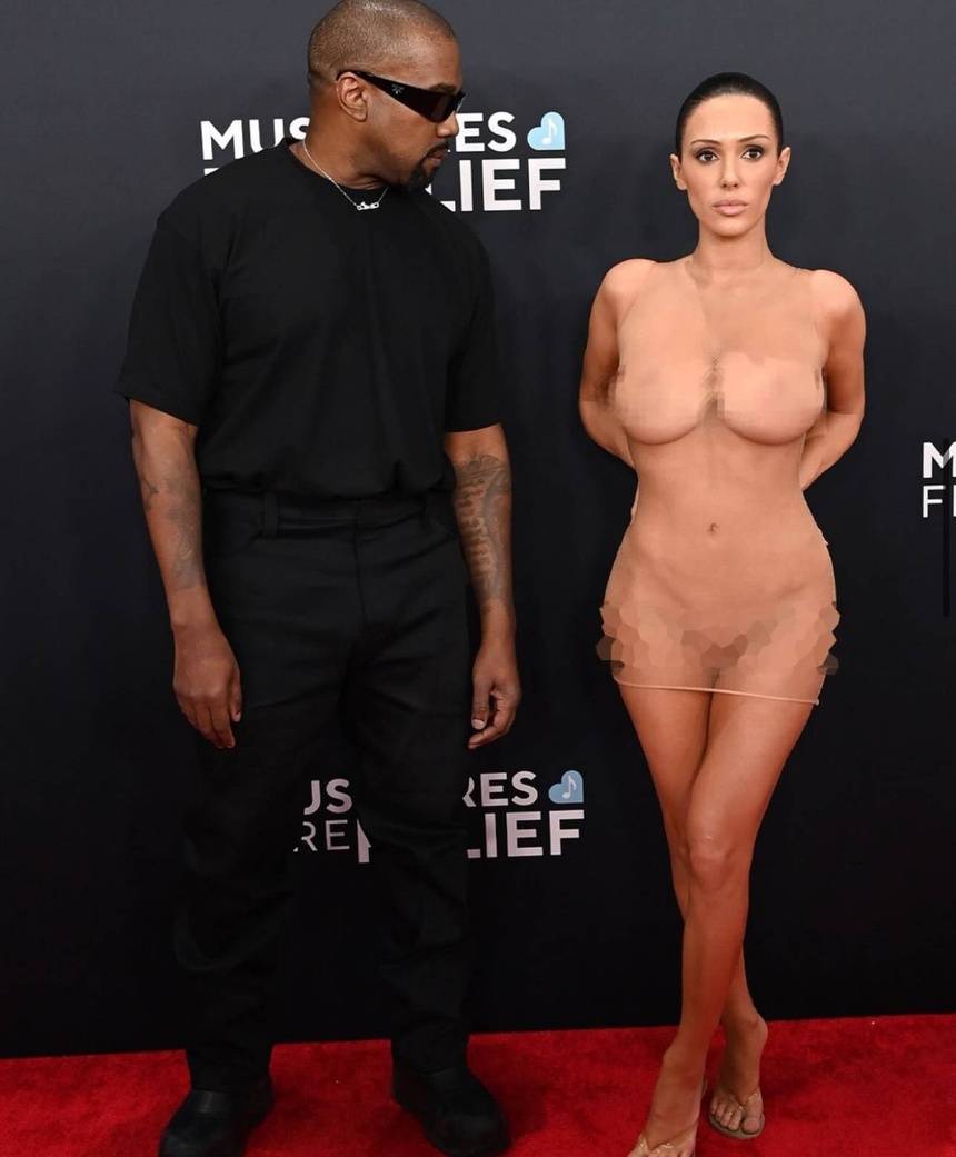 Partnerja e Kanye West shfaqet nudo në tapetin e kuq të Grammy 1 IMG 0415