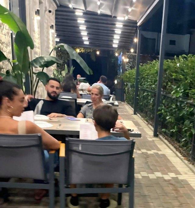 Tani çdo gjë është familjare? Adrola Dushi pranë nënës së Capital T 1 IMG 0938