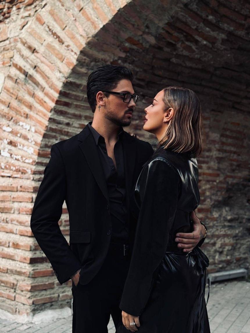 Anxhela Peristeri sjell “Mjegull në Tiranë” kënga më artistike e vitit! Klipi si film nga Bug Production dhe protagonisti që ngjan me Michele Morrone ndez rrjetin! 1 14c9cbb4 2305 478e 8678 fffc3aa6d5d9