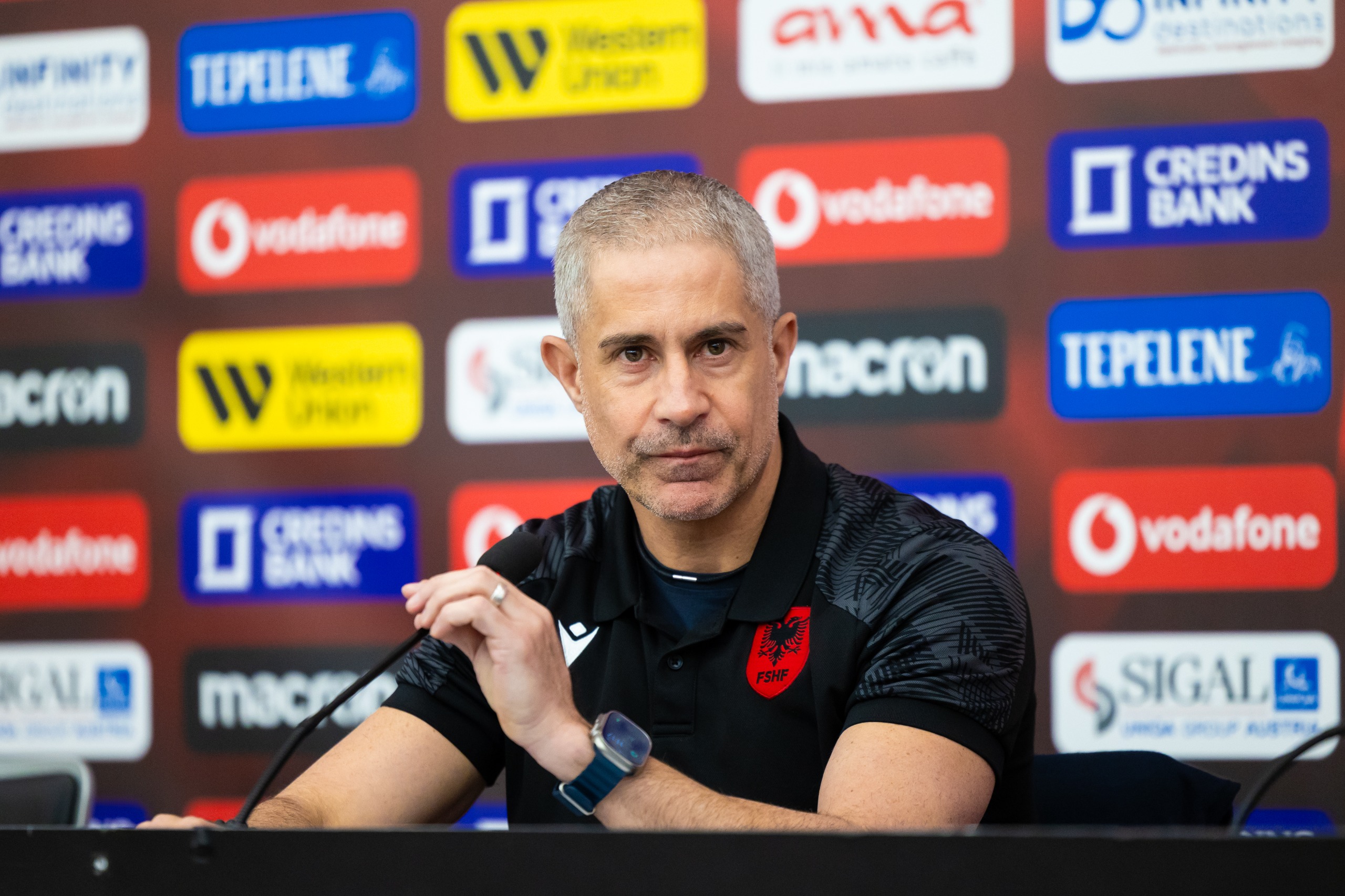 Sylvinho i jep lamtumirën Shqipërisë: Faleminderit Tifozëve Kuq e Zi