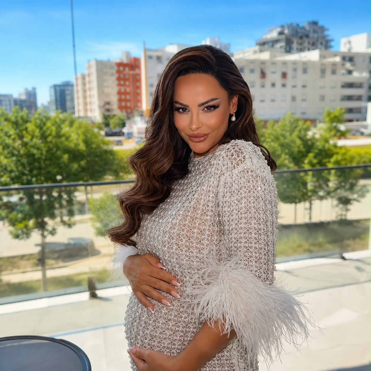 Juliana Nura flet për herë të parë për shtatzëninë: Zgjodha të bëhem nënë pa partner, donatori shqiptar
