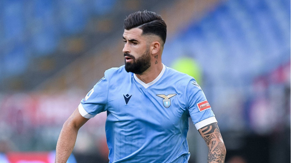 Video: Elseid Hysaj në telashe me policinë, gjobitet në Tiranë futbollisti