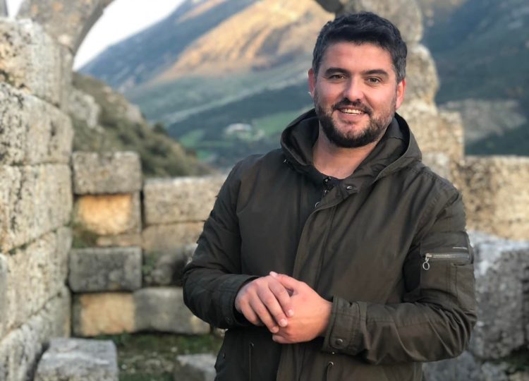 Komentuesit i kërkojnë të jetë në krye të protestës, Marin Mema kthen përgjigjen e prerë: Jam idealist