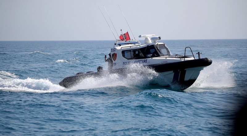 Aksident tragjik në Ksamil/ Mjeti lundrues përplaset me skafin e Policisë Kufitare, ndërron jetë 22-vjeçari
