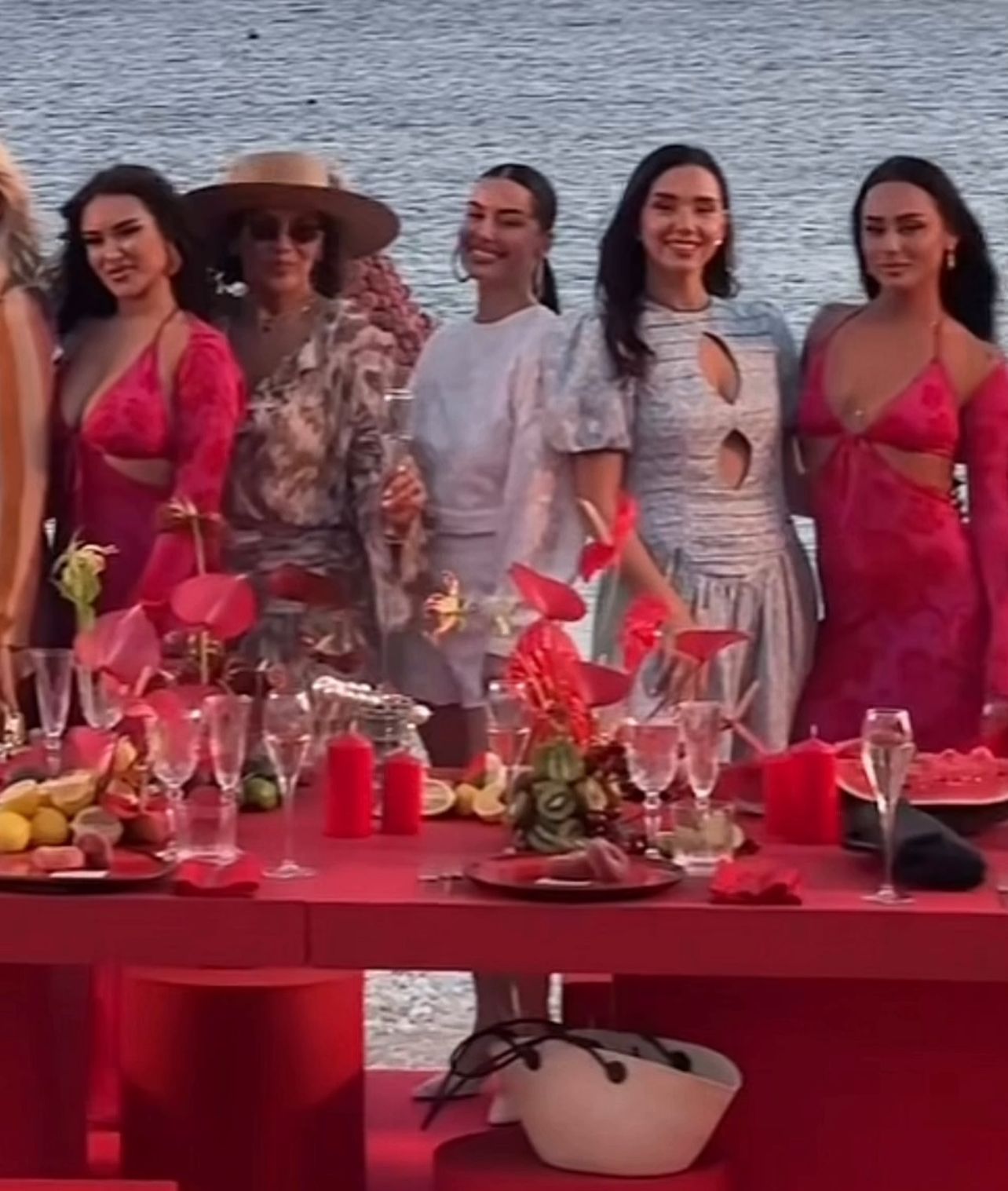 Kujt i shkon më shumë? Egli Tako dhe Greta Kazazi bëjnë “xing" me fustanin në të njëjtin event 1 b95a3b0d cc86 479e 839d ce7014ef5773