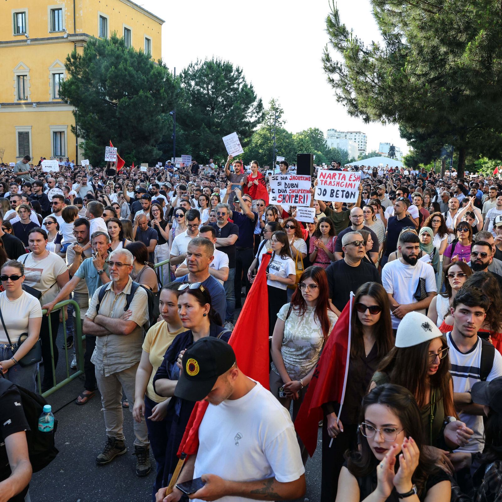 New York Times jehonë protestës në Tiranë: U kthye në simbol të pakënaqësive politike ndaj qeverisë
