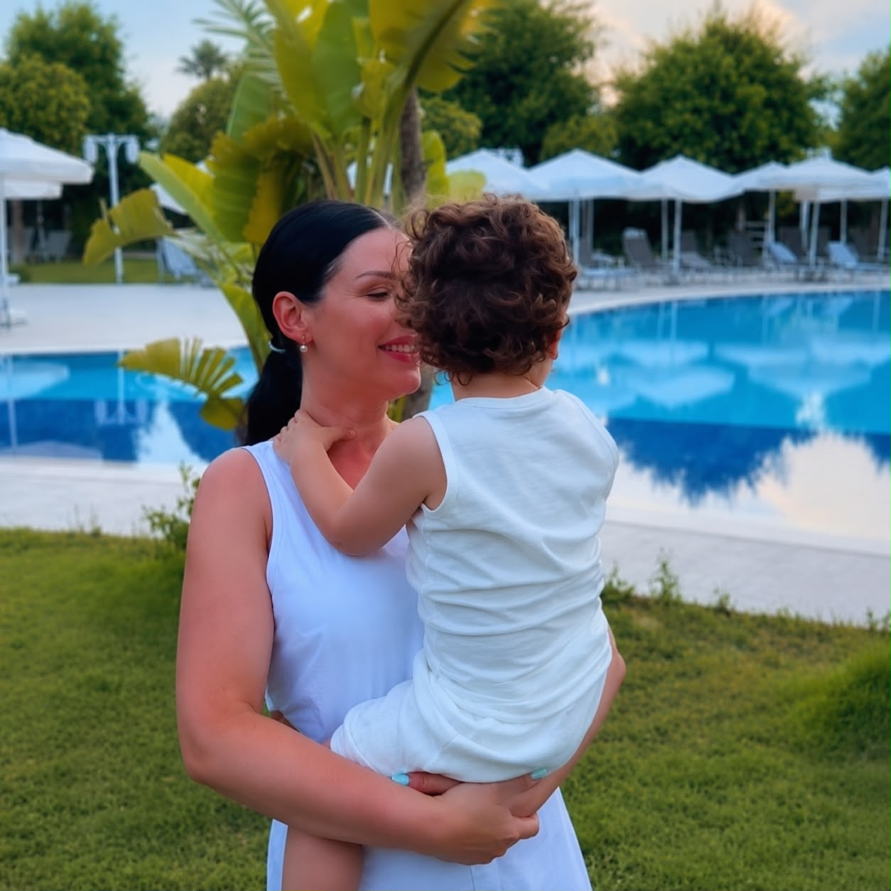 “Bota ime”, Greta Koçi ndan momentin e ëmbël me djalin gjatë pushimeve