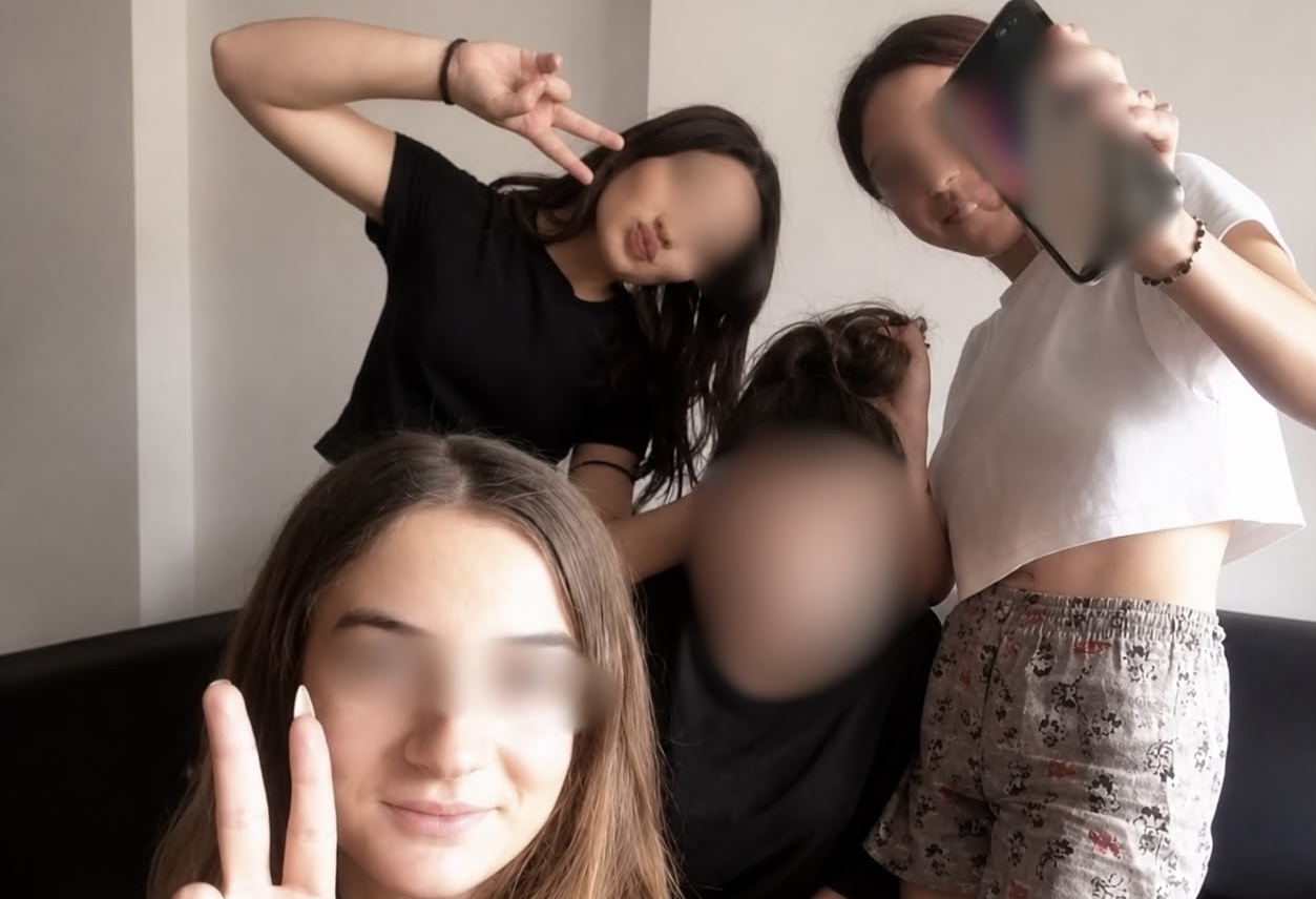 “Ka kaluar në depresion”, dëshmitë rrëqethëse për 17-vjeçaren në Fier, reagon Policia: Tre vajzat u proceduan, njëra u arrestua pasi dhunoi nënën e saj