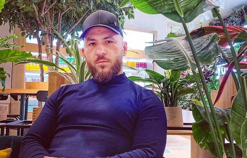 “Vajza urinon në shtrat”, argumenti që shpëtoi shqiptarin në Angli nga dëbimi