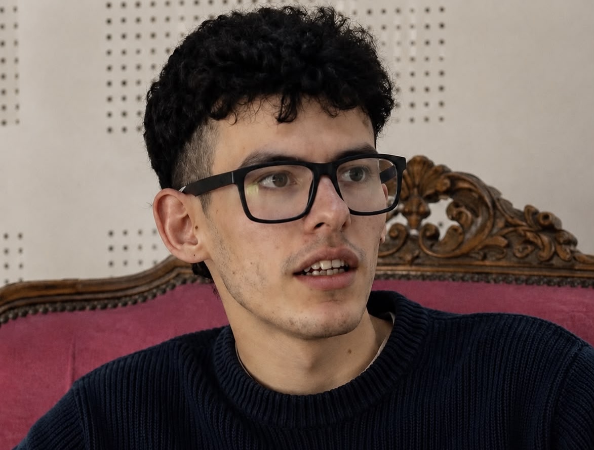 Deklarata e pazakontë e 21-vjeçarit : “Të më mbajnë prindërit me lekë, nuk i thashë unë të më lindnin”